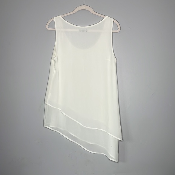 Le Chateau Sleeveless Blouse - Picture 5 of 5